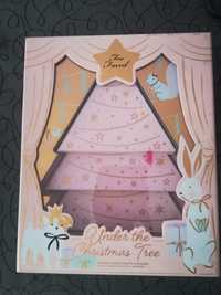 Paletka cieni do oczu i twarzy Too faced under the christmas tree