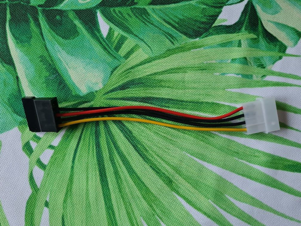 adapter zasilania MOLEX - SATA