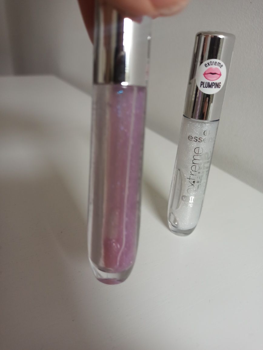 Dwa błyszczyki kiko essence volume: Milky Way i Sparklig purple