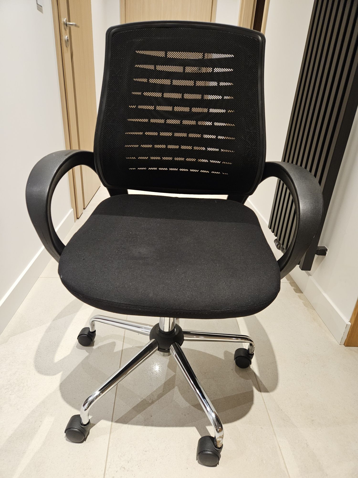 Fotel buirowy ergonomiczny