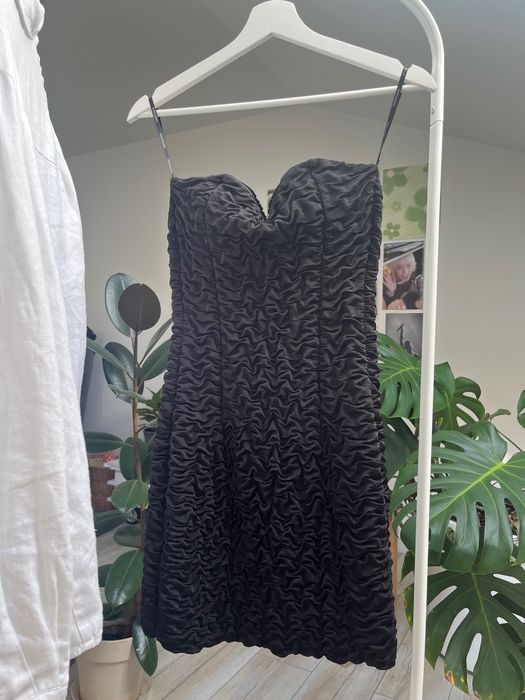 mini dress czarna dopasowana sukienka falbany vintage XS
