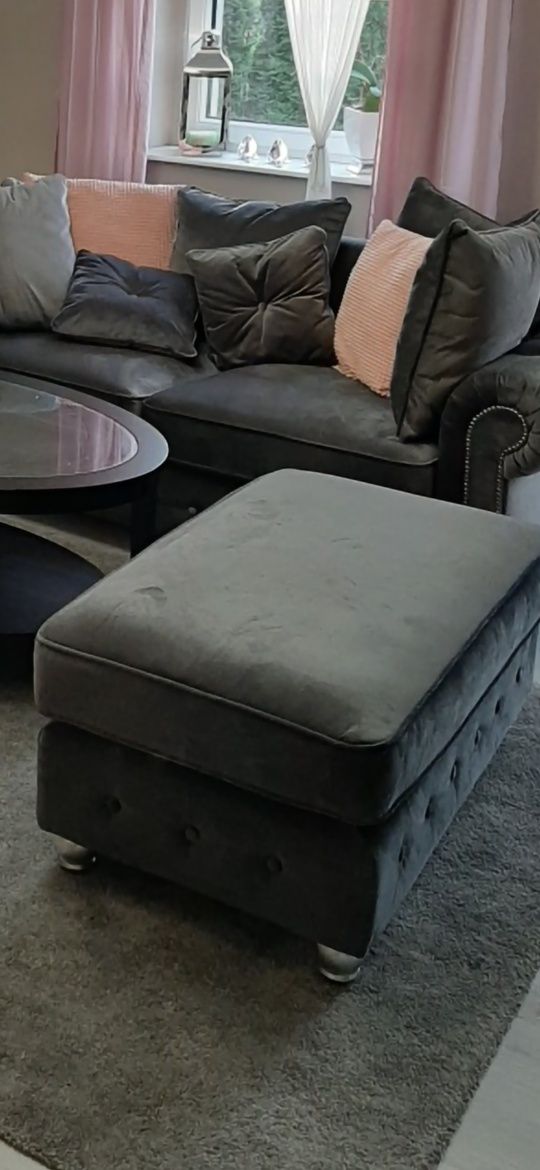 Sofa ,kanapa z funkcją spania Sofaroom z pufa dużą