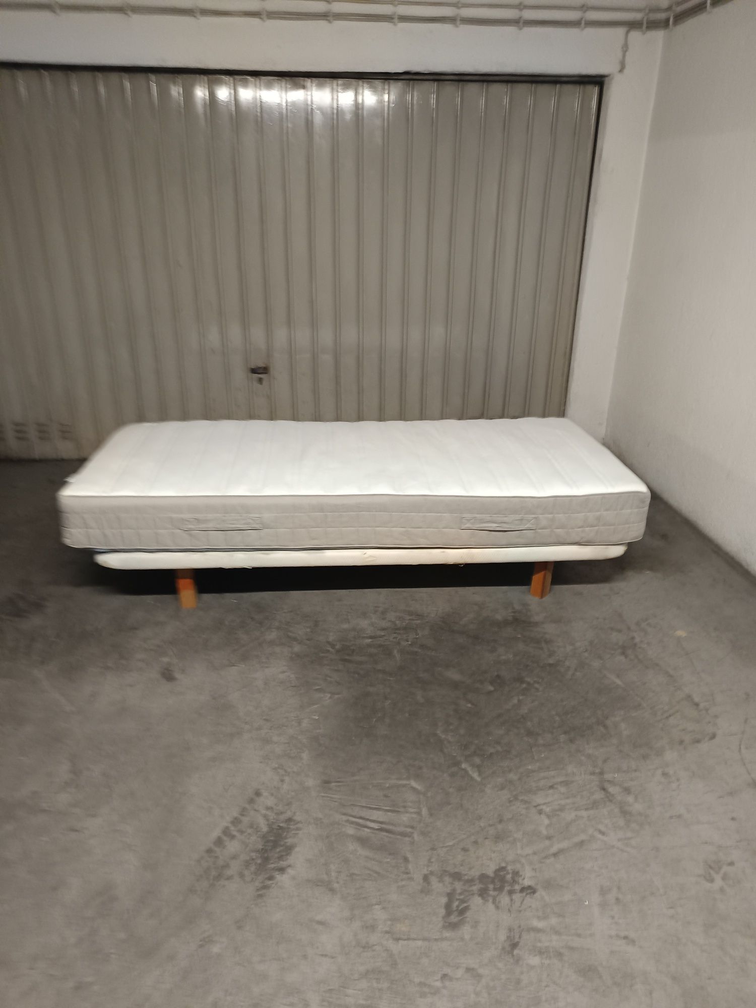 Cama de solteiro completa