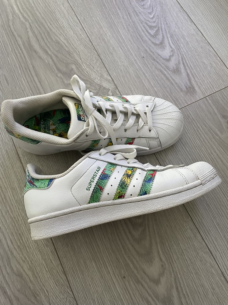 Adidas Superstar