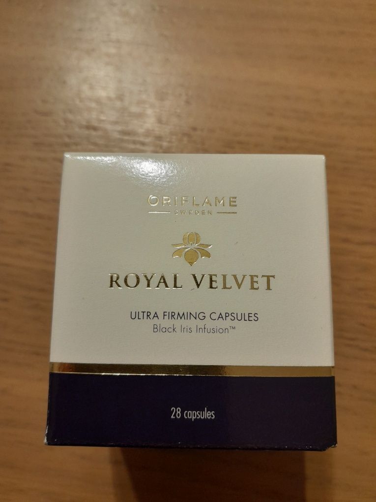 Intensywnie ujedrniajace serum w kapsułkach Royal Velvet  oriflame