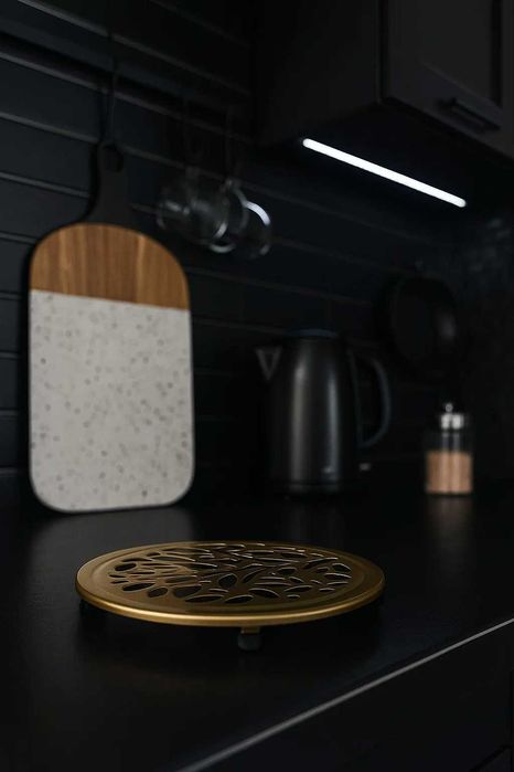 Металлическая подставка под горячее с 3D рисунком