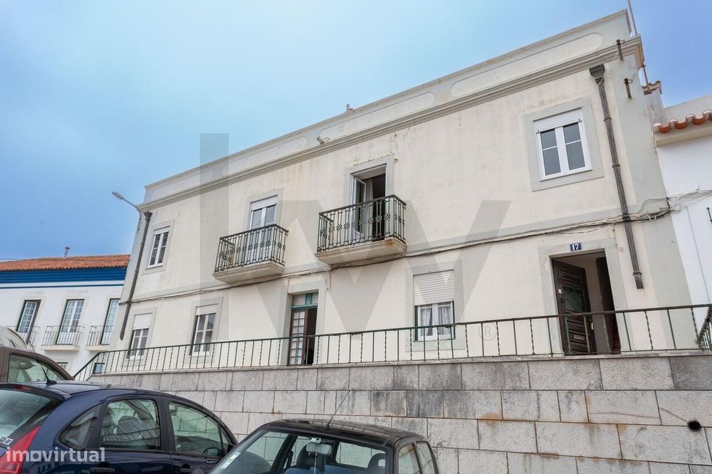 Prédio no Sítio da Nazaré