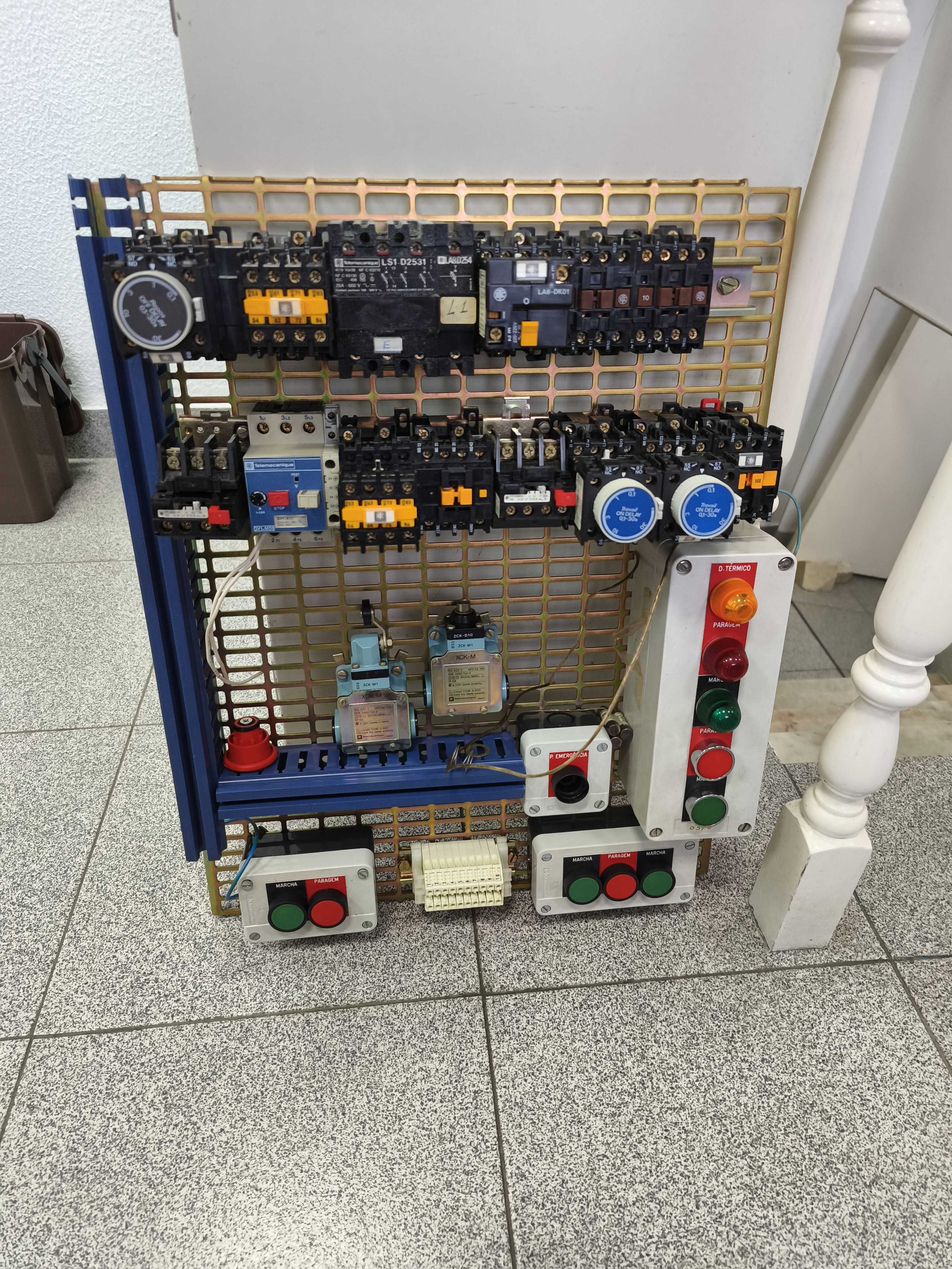 Bancada de Teste Elétrico / Rack de testes