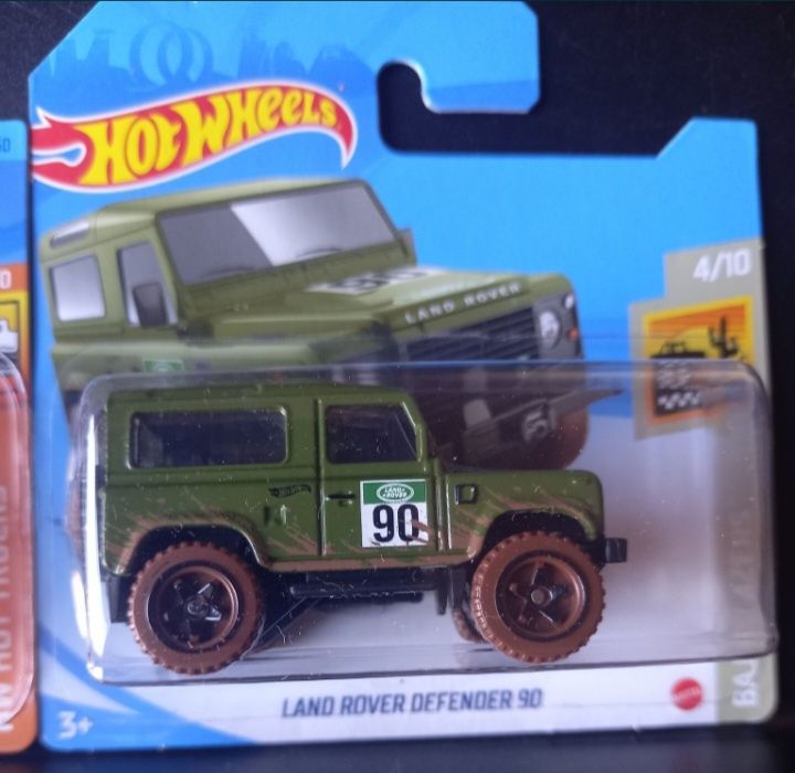 Conjunto 2 - land rover defender 90 hot wheels