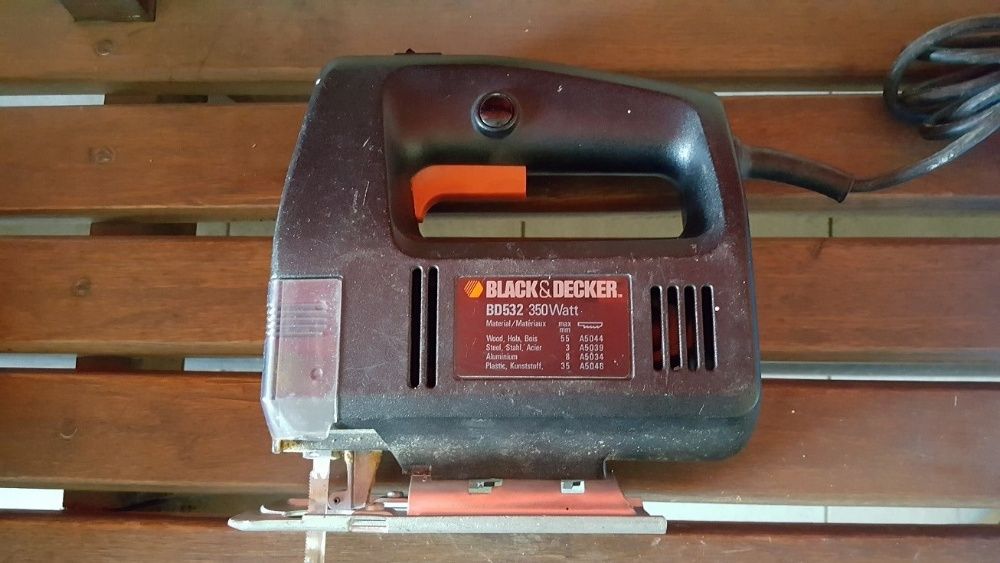 Máquinas - Tico-tico Black & Decker e Berbequim JCB