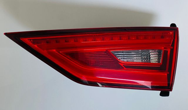 Audi A3 8V5 14r. Sedan lampa LED tył prawa w klapę