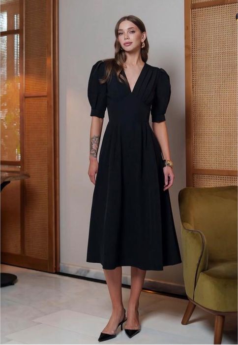 Гарна вечірня сукня чорного кольору, л