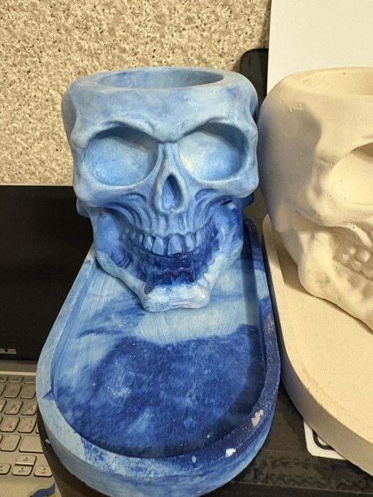 Кашпо з гіпсу у блт якому стилі