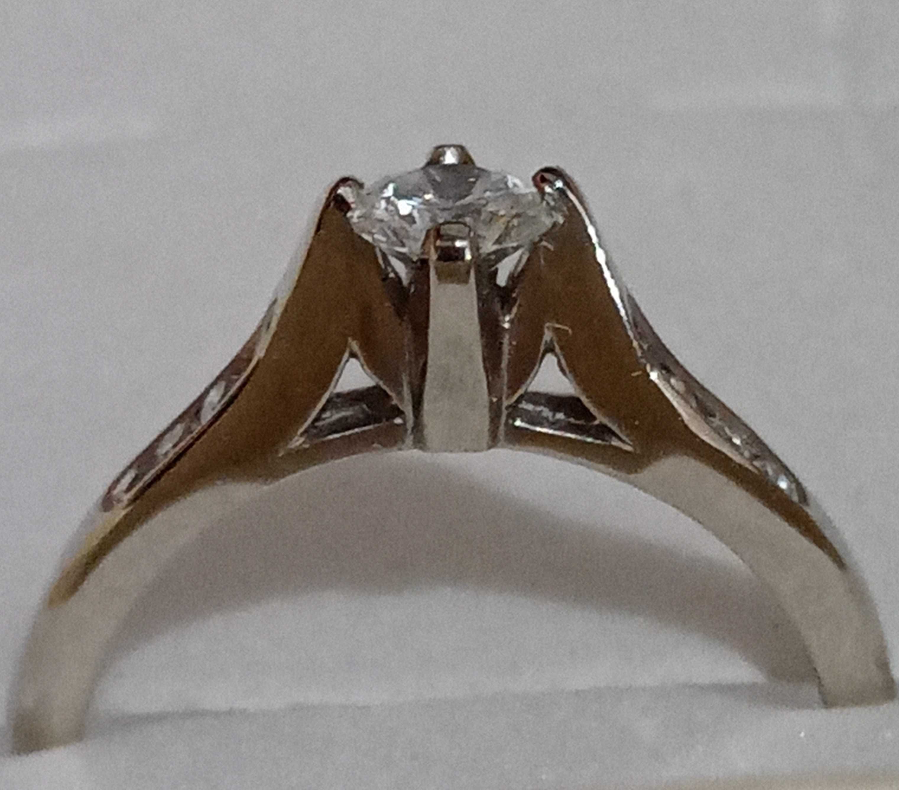 Діамантова каблучка на заручини для ідеального освідчення золото 585