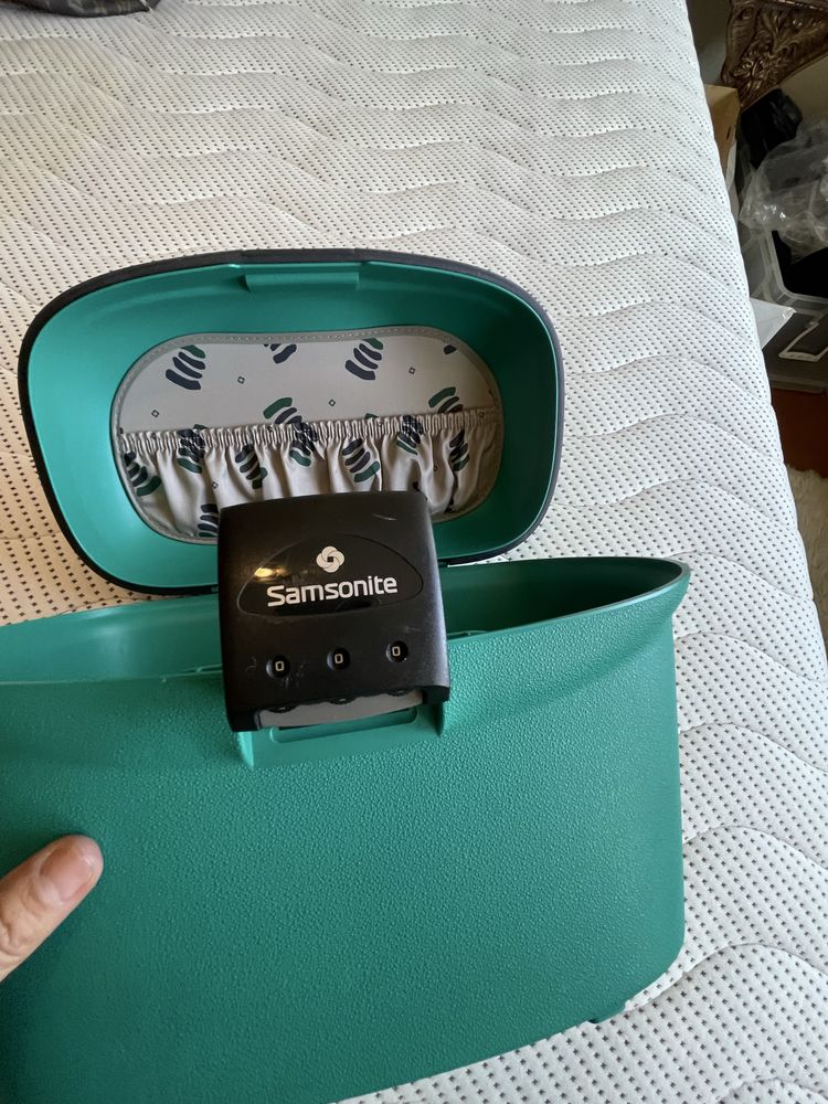 Frasqueira / bolsa de maquilhagem / necessaire / malinha de toillete