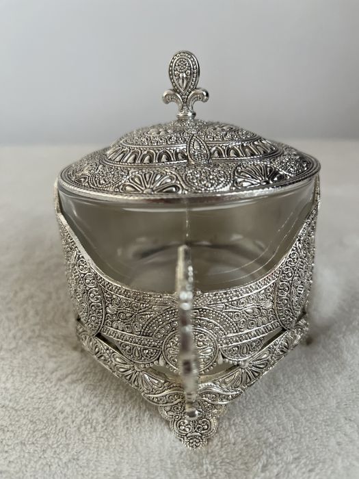 Cukiernica z łyżeczką