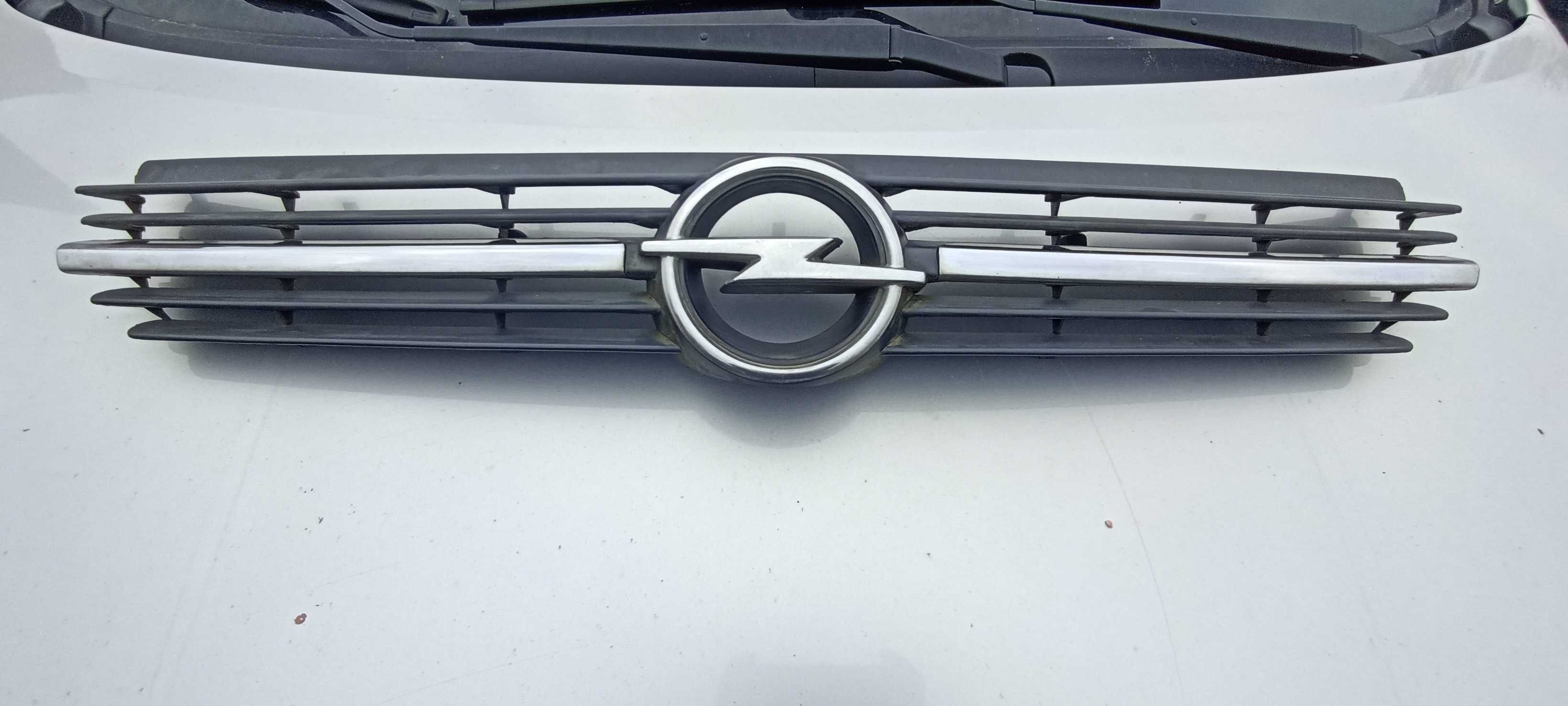 opel vivaro A grill atrapa