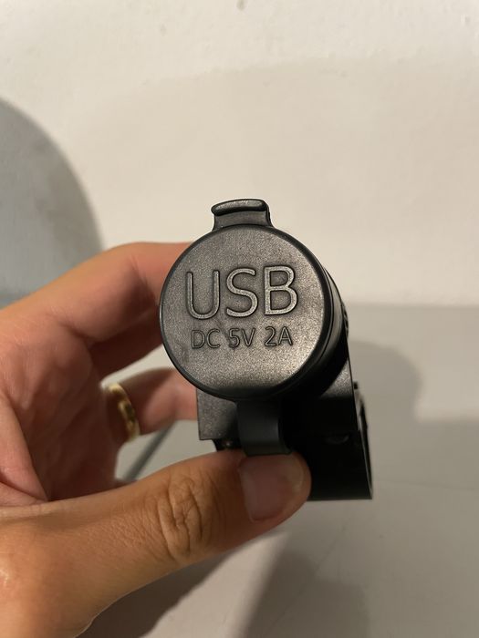 Carregador USB MOTO