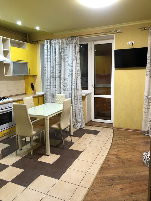 Длительно (год и более) 2х ком.квартира в р-не Монолита; газ.котел