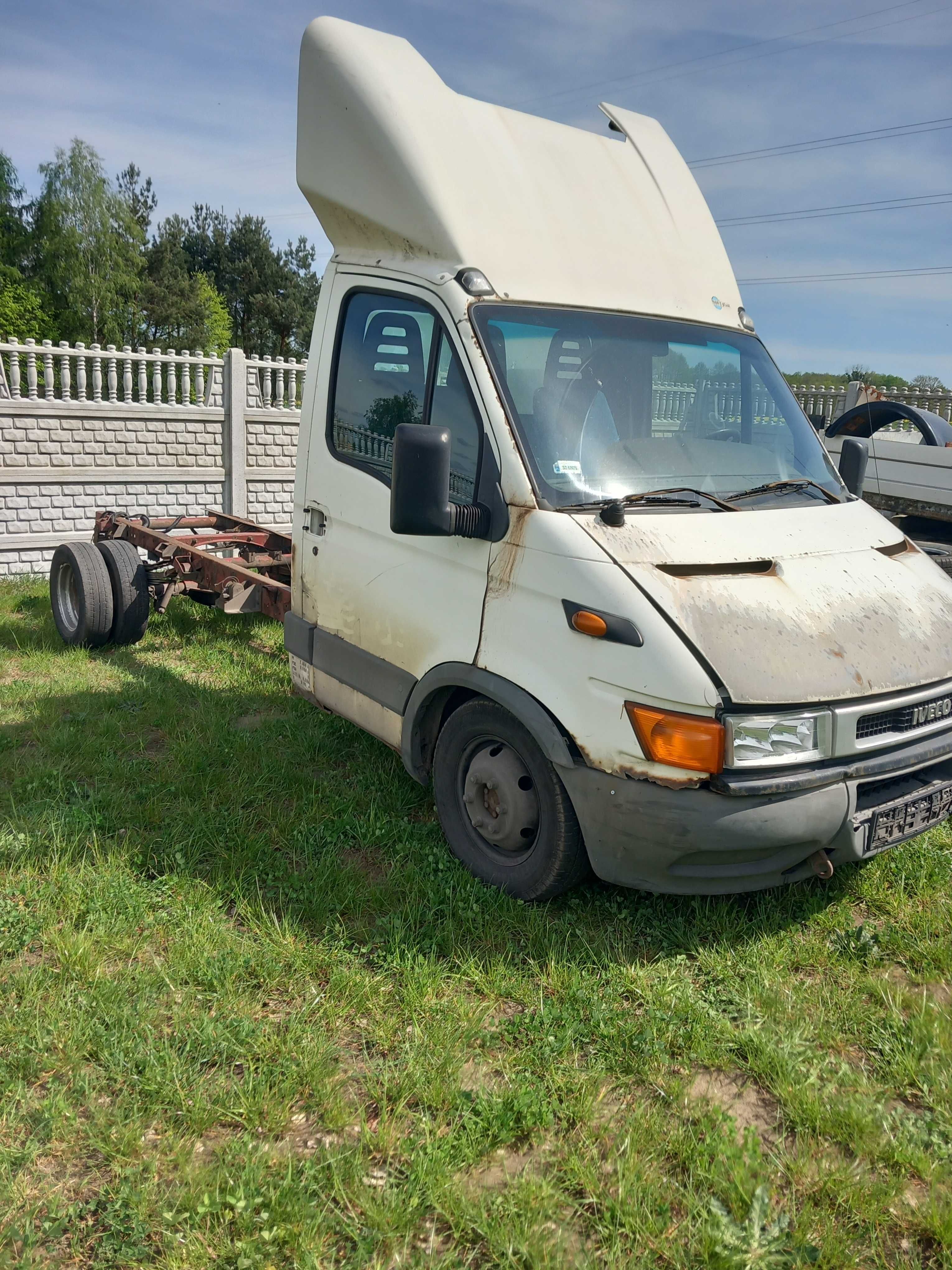 Silnik kompletny 2,8 iveco  skrzynia most 2003r.