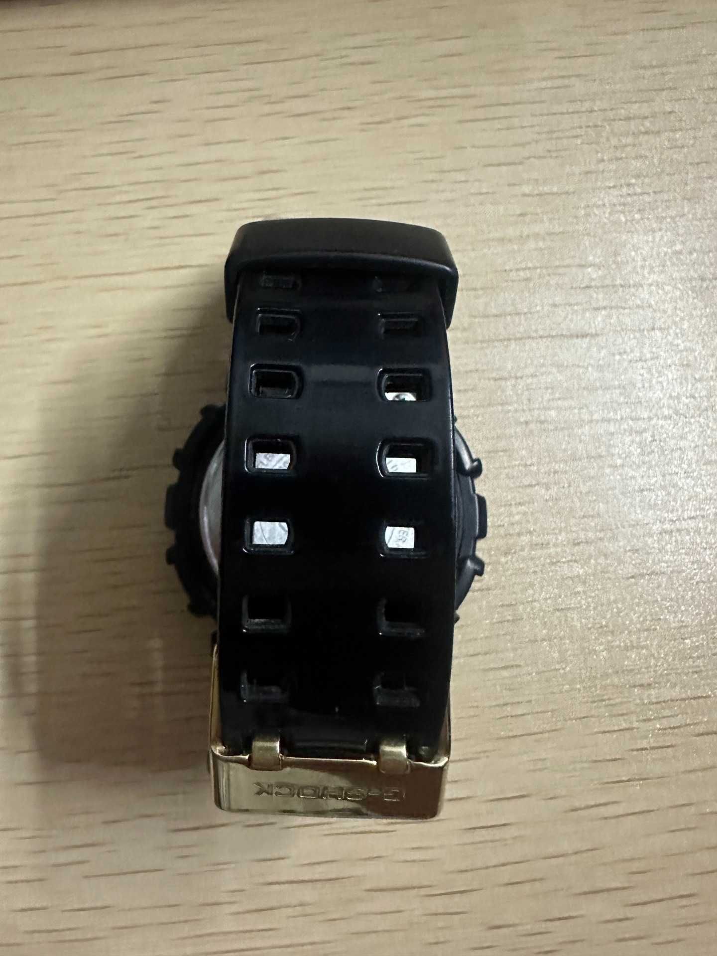 Casio G-SHOCK Czarny Złoty – Limitowana Edycja Luksusowy Design