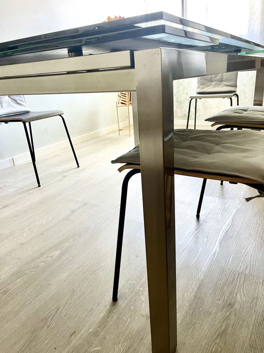 Mesa jantar em vidro e inox