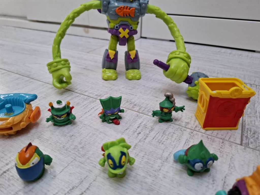 Zestaw super things zings superbot bot robot trasher power arms dodatk