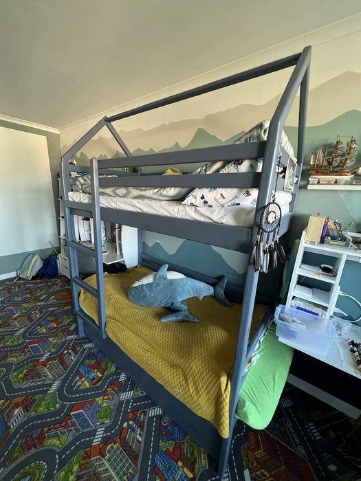 Продам ліжко дитяче двухярусне, смерека.