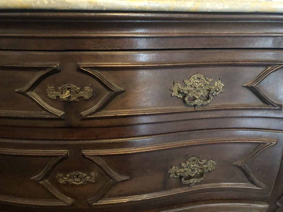 Linda Cómoda antiga