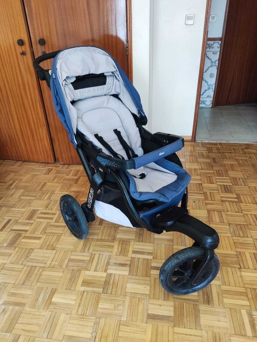 Trio Activ3 Chicco (carrinho + alcofa + ovo com Isofix)