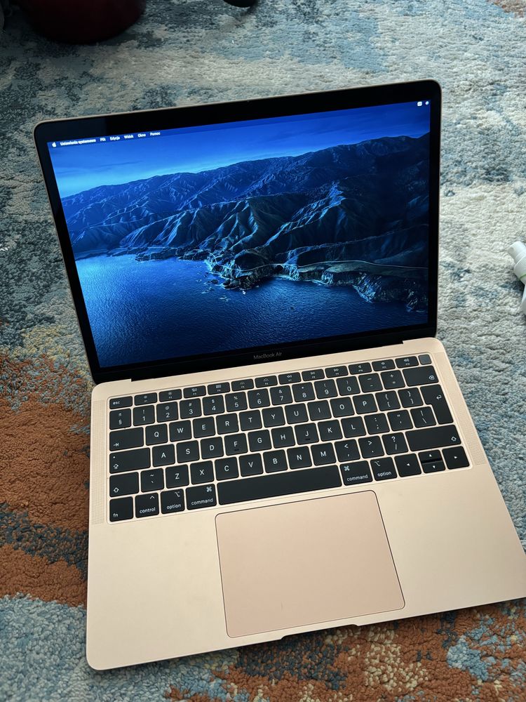 Macbook air różowy 2019 różowe złoto dla prawnika stan igła
