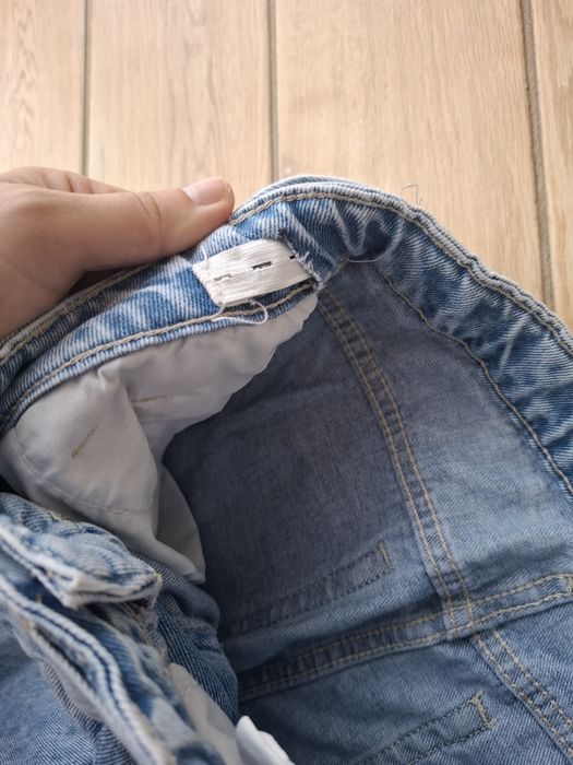 Jeansy  , szerokie z dziurami 152