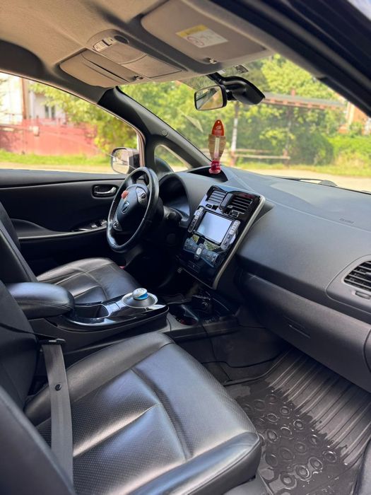 Продам Ніссан ліф