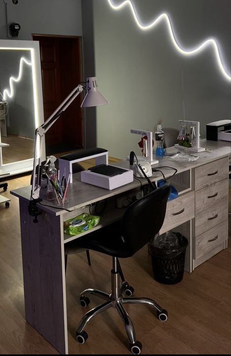 Оренда столу для майстра манікюру