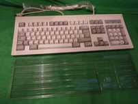 Klawiatura Amstrad PLC model KB7A z osłoną przeciwkurzową