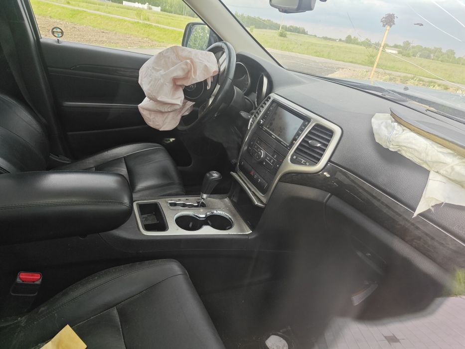 Jeep grand Cherokee wk2 laredo 170 tyś km przebiegu uszkodzony na miej