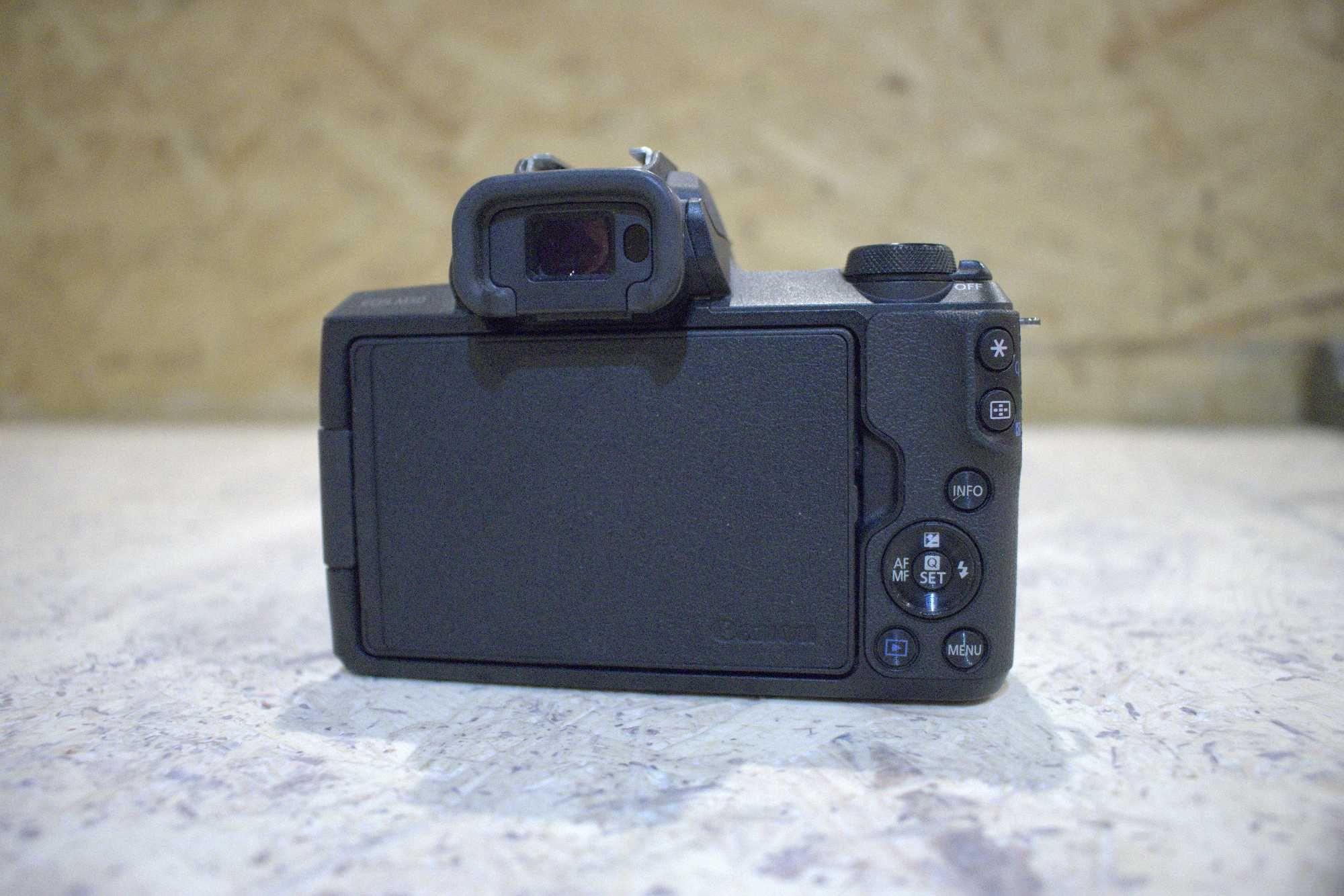 Canon M50, com lente 18-150mm