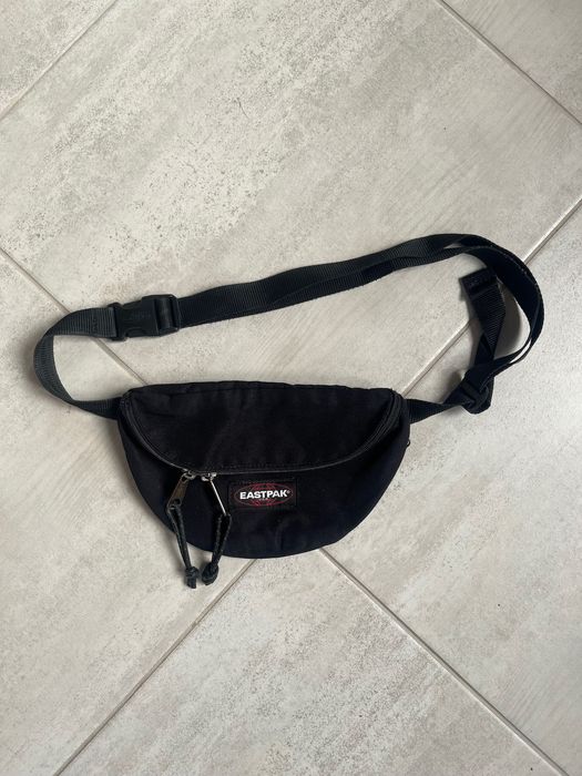 Бананка Eastpak.