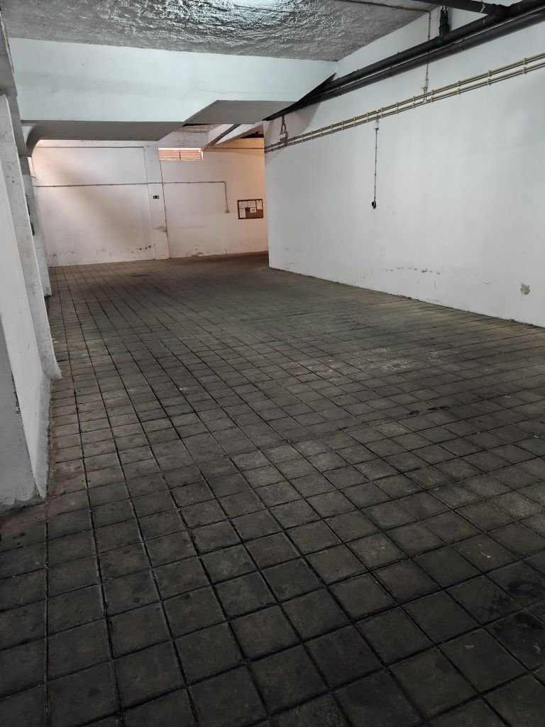 Aluga se Garagem 19 m2 Montijo