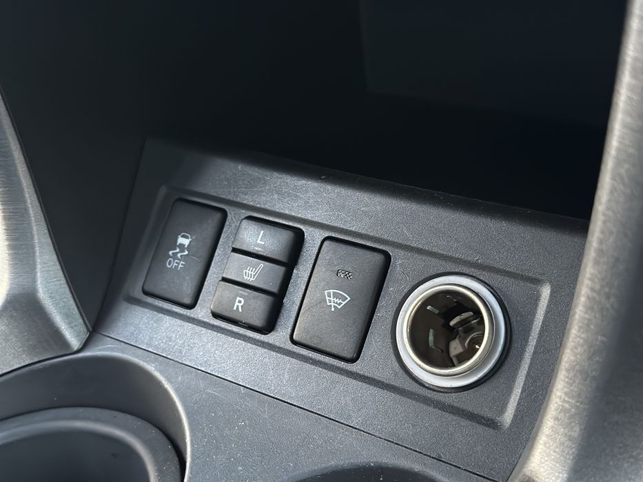 Продам Toyota RAV4 2011 год