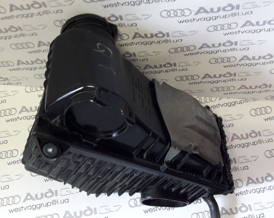 Корпус воздушного фильтра Audi Q7/Volkswagen Touareg 2003 - 2015