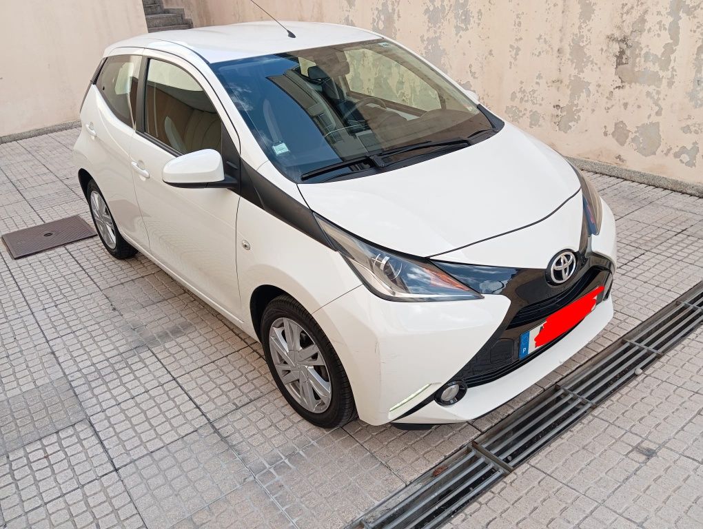 Toyota Aygo 1.0 caixa automática 85000kms 2015