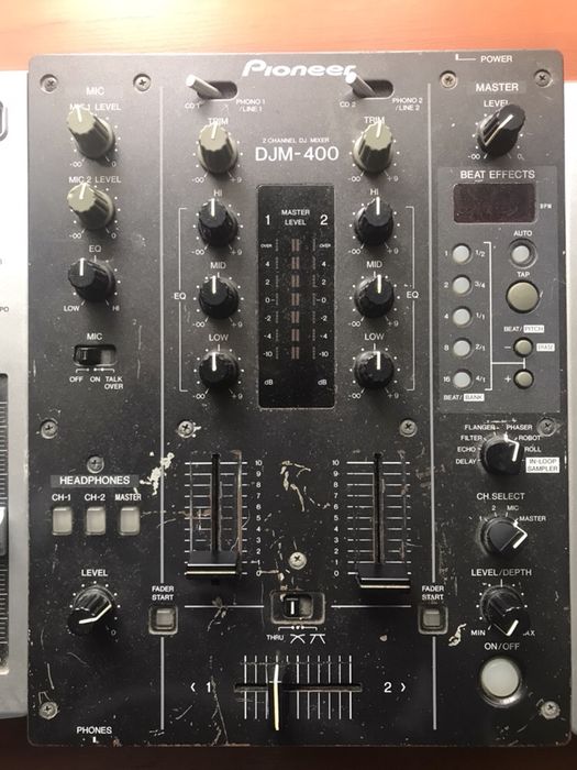 Pioneer CDJ 200 x DJ 400