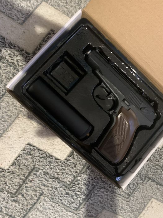 Пістолет макаров