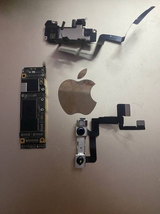 материнська плата на iphone 11 з face id