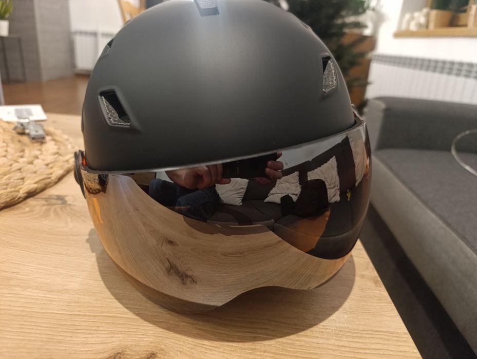 Sprzedam kask narciarski