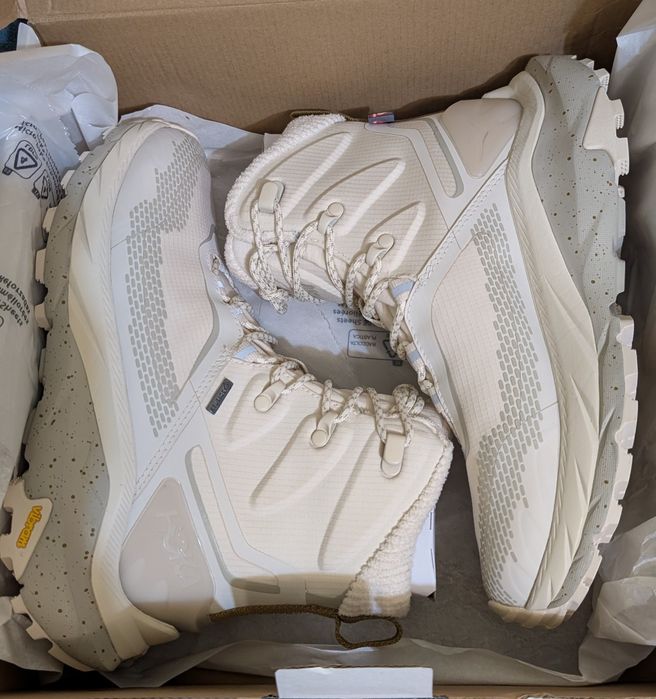 Жіночі черевики зимові Hoka