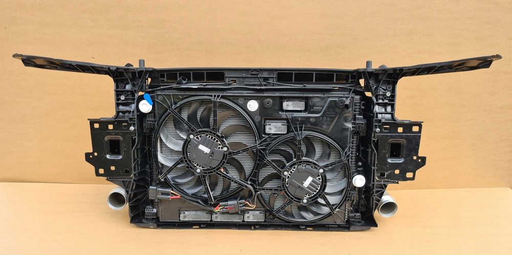 AUDI A3 8Y Передня панель, телевізор