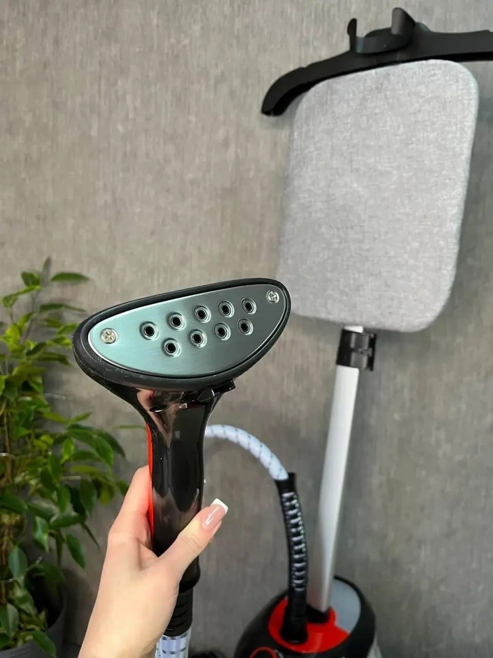 Відпарювач для одягу Garment steamer 2000W

особливості:
Призначений д