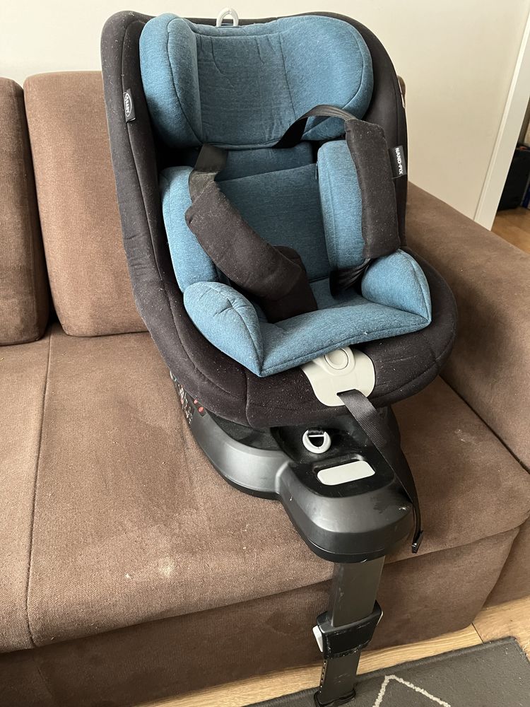 Fotelik z baza Isofix 0-18kg